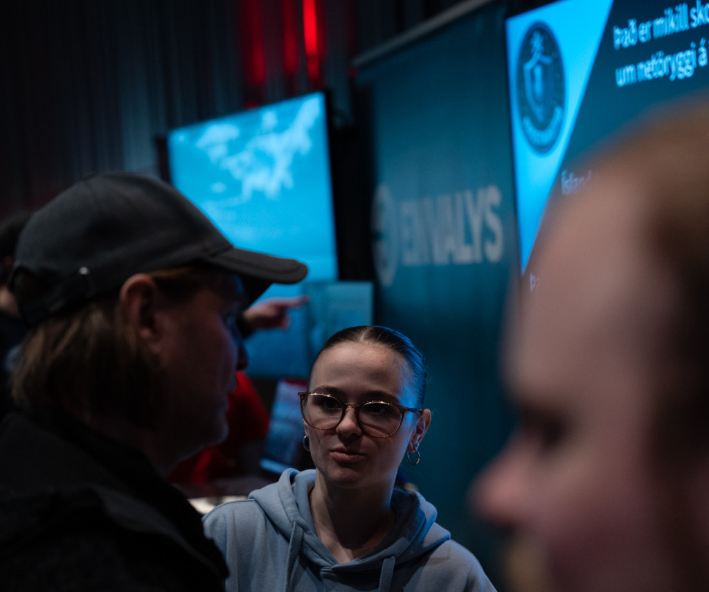 Frostbyte group on Tech Day. Interaction with visitors