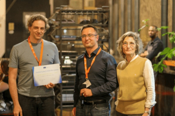 EDCC Distinguished Poster Award